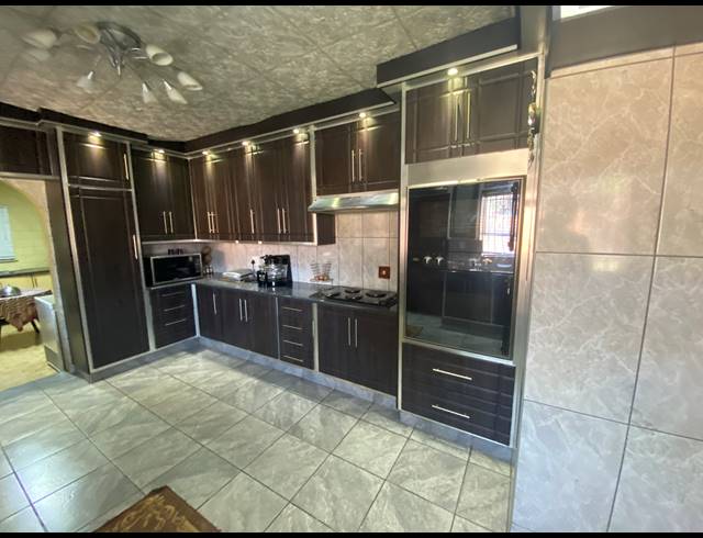 3 BEDROOM FREEHOLD FOR SALE IN DALPARK EXT 11